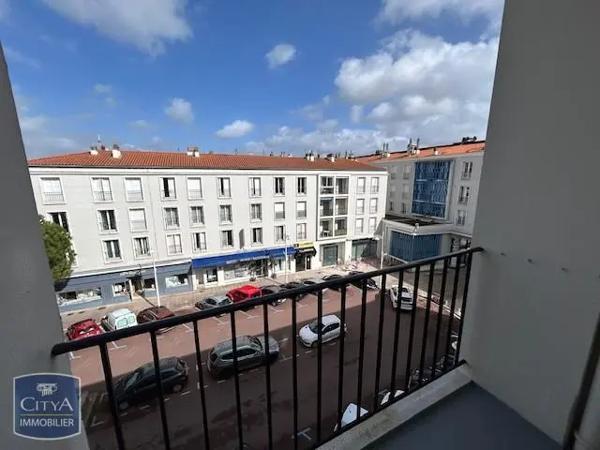 Appartement à louer 3 pièces 64.75m² Royan (17200)