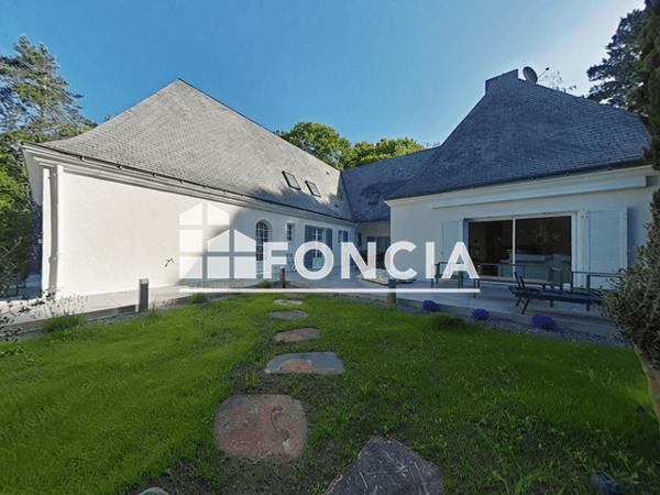 Location Maison 9 pièces 245 m² - 2 AVENUE DU CHATEAU Guerande 44350