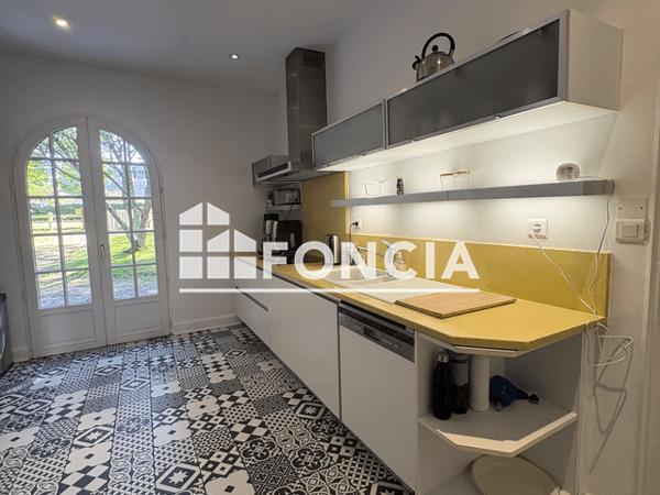 Location Maison 9 pièces 245 m² - 2 AVENUE DU CHATEAU Guerande 44350