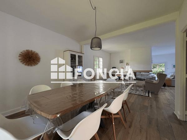Location Maison 9 pièces 245 m² - 2 AVENUE DU CHATEAU Guerande 44350
