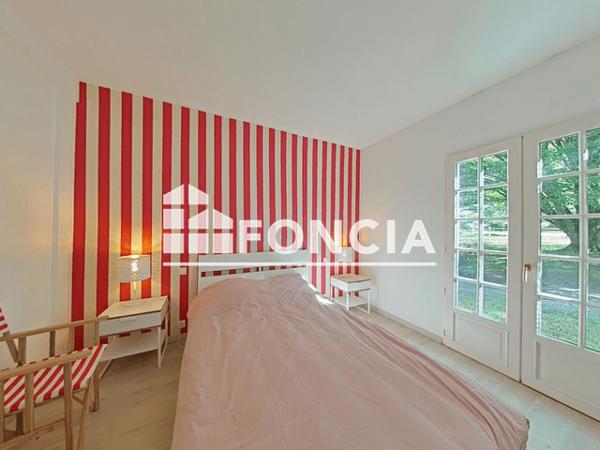 Location Maison 9 pièces 245 m² - 2 AVENUE DU CHATEAU Guerande 44350