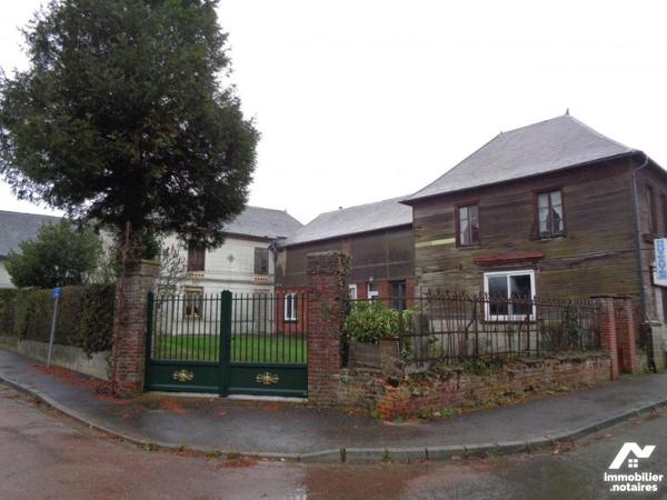 A VENDRE A BEAUCAMPS LE VIEUX ensemble immobilier à rénover