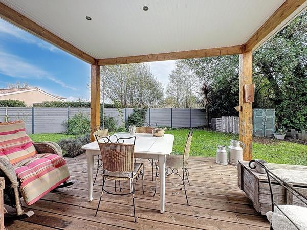 Maison contemporaine proche commerces et commodités