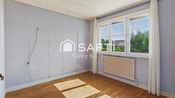 Maison sur sous sol avec joli terrain