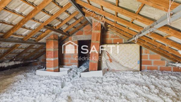 Maison sur sous sol avec joli terrain
