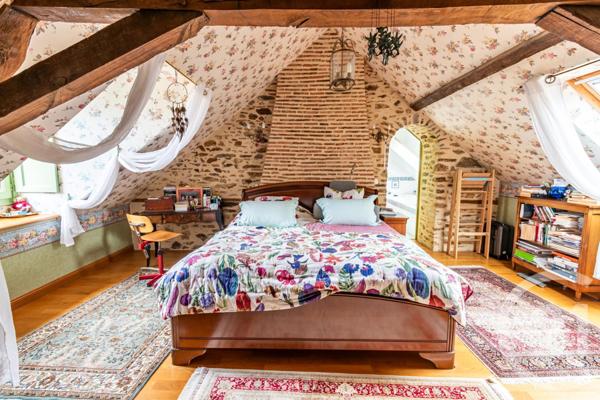 Maison à vendre  6 pièces - 211 m2 AZE - 53