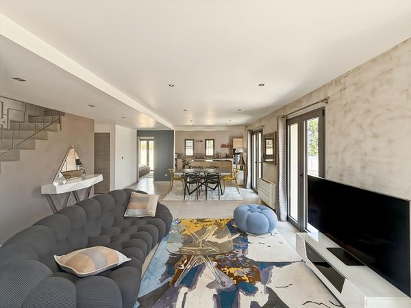 Maison Bouc Bel Air 6 pièce(s) 157 m2