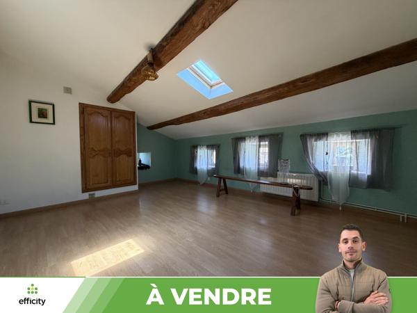Maison
         8 pièces
        - 267 m² Exclusivité 159 000 € *