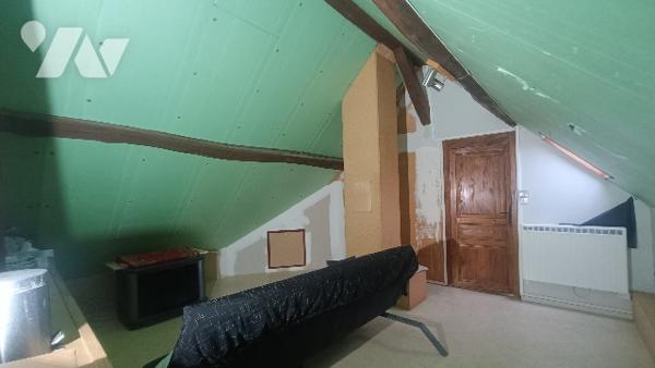 Montargis,  7 mn de la gare, maison de ville 4 PP,  avec accès pour une personne à mobilité réduite.