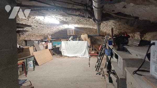 Montargis,  7 mn de la gare, maison de ville 4 PP,  avec accès pour une personne à mobilité réduite.