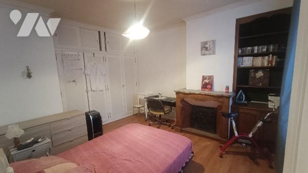 Montargis,  7 mn de la gare, maison de ville 4 PP,  avec accès pour une personne à mobilité réduite.