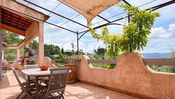 Grande maison avec vue sur la vallée