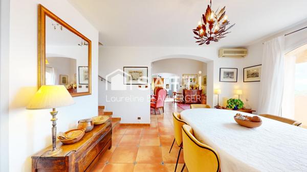 Grande maison avec vue sur la vallée