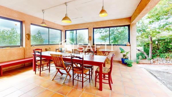 Grande maison avec vue sur la vallée