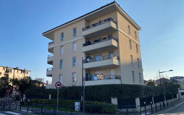 Appartement à louer    2 pièces •  Dammarie-les-Lys