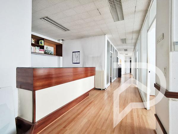 Local commercial 1 pièce 249.35 m2