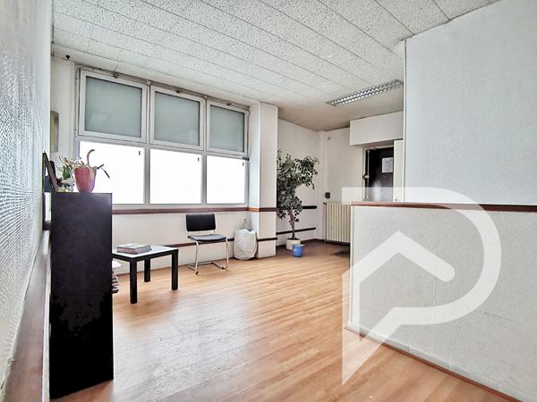 Local commercial 1 pièce 249.35 m2