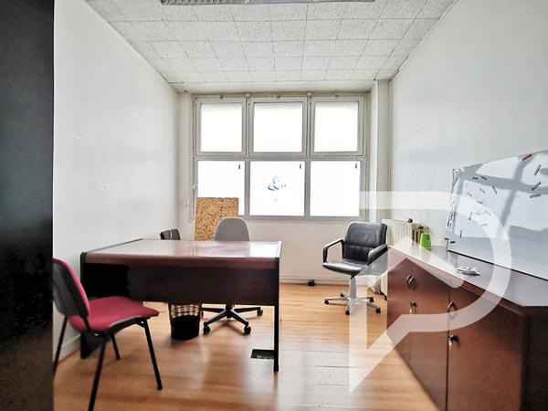 Local commercial 1 pièce 249.35 m2