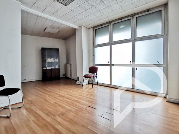 Local commercial 1 pièce 249.35 m2