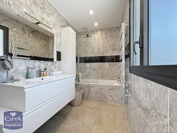 Maison à vendre 7 pièces 150m² Puget-sur-Argens (83480)