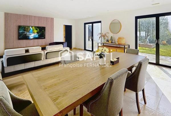 Villa contemporaine de 205 m² avec piscine et maison d'amis