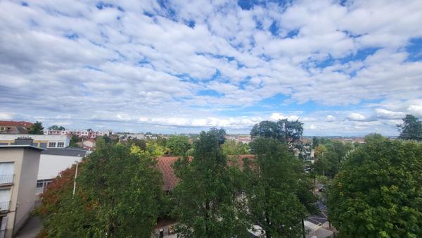 Bel appartement 69m² avec deux chambres et un balcon