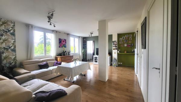 Bel appartement 69m² avec deux chambres et un balcon