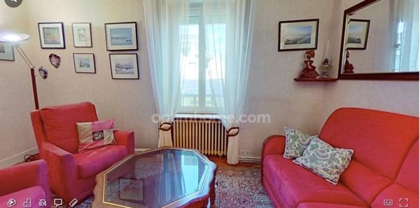 Concarneau : Maison de ville avec garage, petit extérieur, 3 chambres.