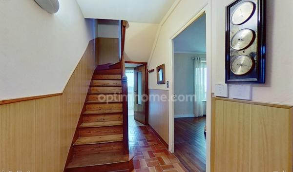 Concarneau : Maison de ville avec garage, petit extérieur, 3 chambres.