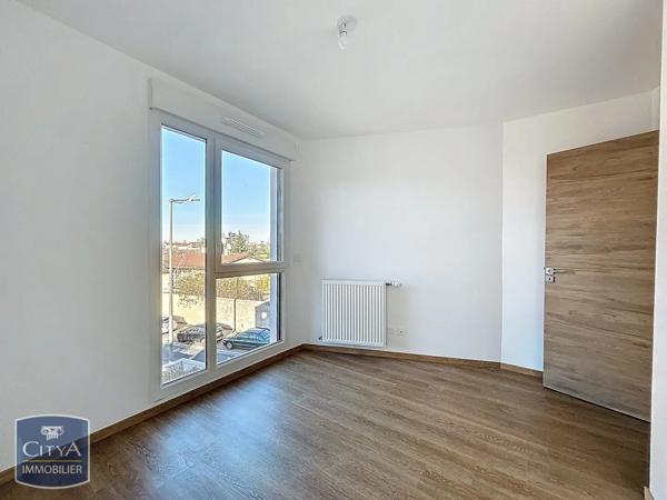 Appartement à louer 3 pièces 65.57m² Pierre-Bénite (69310)