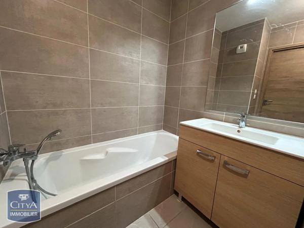 Appartement à louer 3 pièces 65.57m² Pierre-Bénite (69310)
