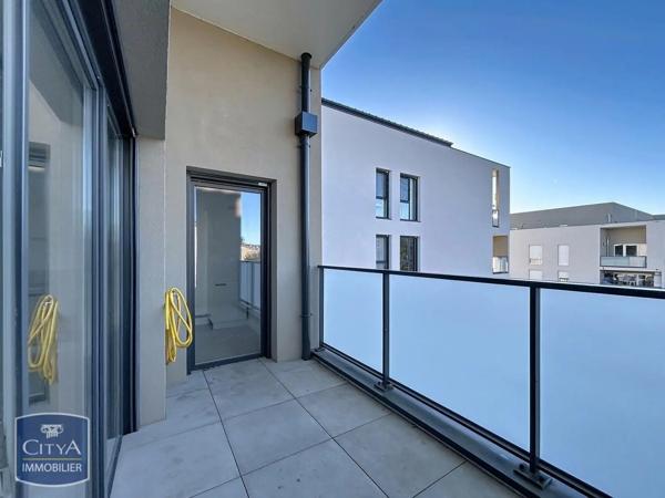 Appartement à louer 3 pièces 65.57m² Pierre-Bénite (69310)