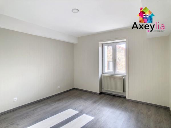 Charlieu (42190) A LOUER-CHARLIEU CENTRE- APPARTEMENT 2 CHAMBRES