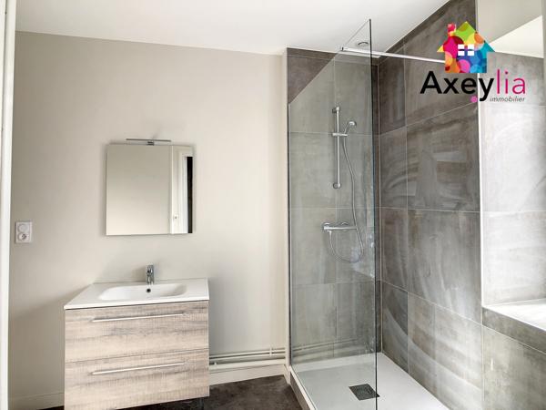Charlieu (42190) A LOUER-CHARLIEU CENTRE- APPARTEMENT 2 CHAMBRES