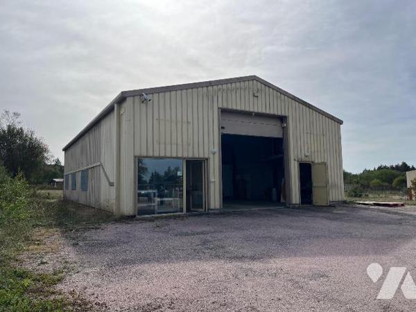 À VENDRE - LOCAL PROFESSIONNEL / ENTREPÔT À MAGNY (89200) :
Situé dans une zone d'activités à ...