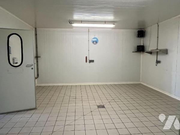 À VENDRE - LOCAL PROFESSIONNEL / ENTREPÔT À MAGNY (89200) :
Situé dans une zone d'activités à ...