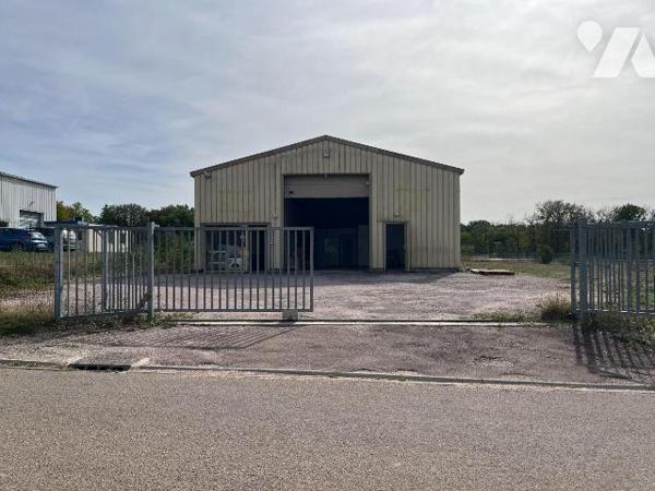 À VENDRE - LOCAL PROFESSIONNEL / ENTREPÔT À MAGNY (89200) :
Situé dans une zone d'activités à ...