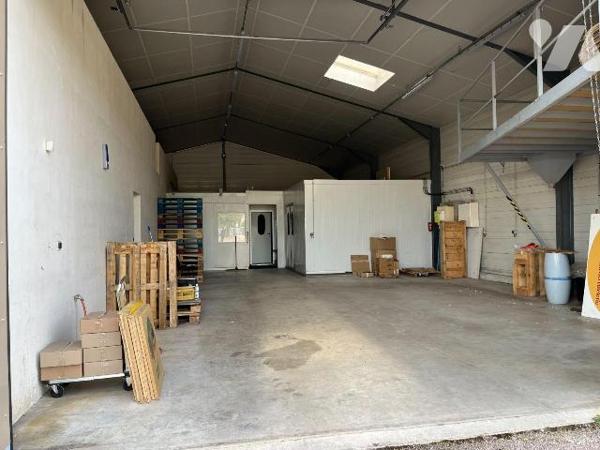 À VENDRE - LOCAL PROFESSIONNEL / ENTREPÔT À MAGNY (89200) :
Situé dans une zone d'activités à ...