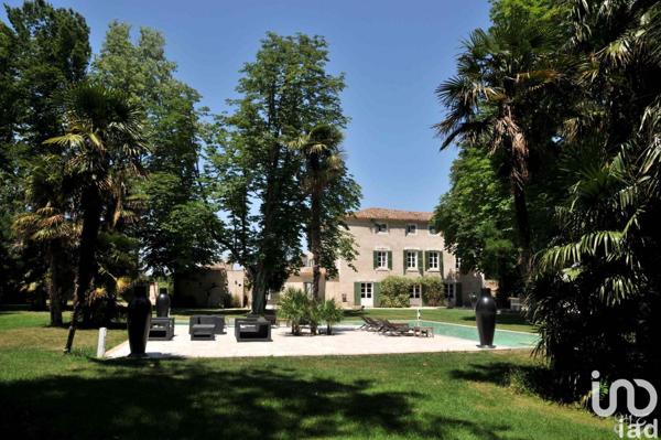 Hotel restaurant for sale 3 000 m² Nîmes