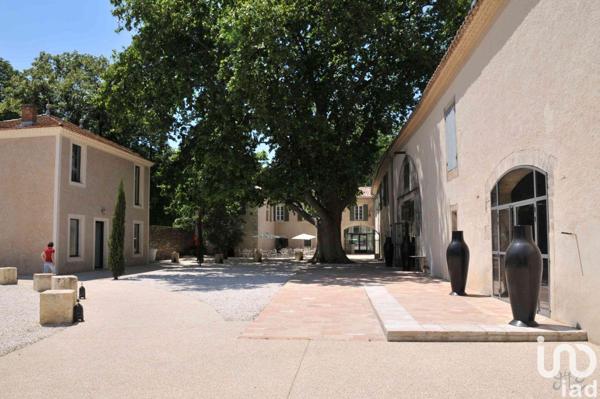 Hotel restaurant for sale 3 000 m² Nîmes