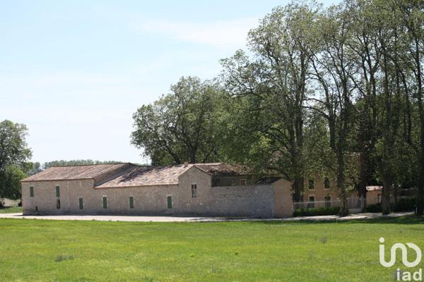 Hotel restaurant for sale 3 000 m² Nîmes