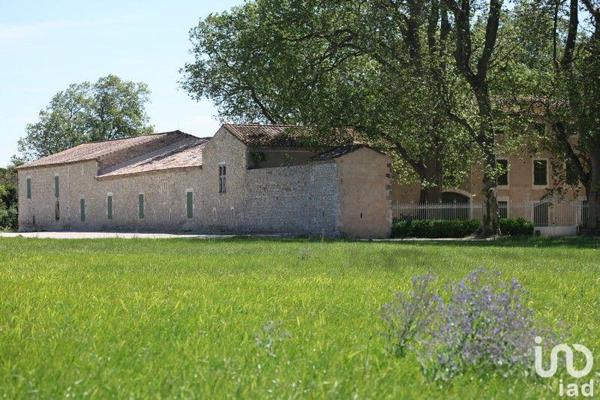 Hotel restaurant for sale 3 000 m² Nîmes