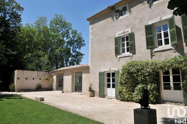 Hotel restaurant for sale 3 000 m² Nîmes