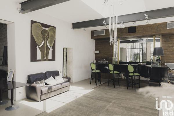 Hotel restaurant for sale 3 000 m² Nîmes