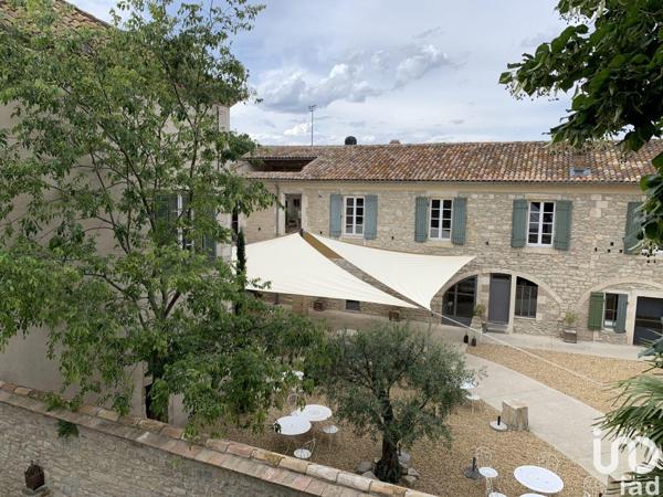 Hotel restaurant for sale 3 000 m² Nîmes