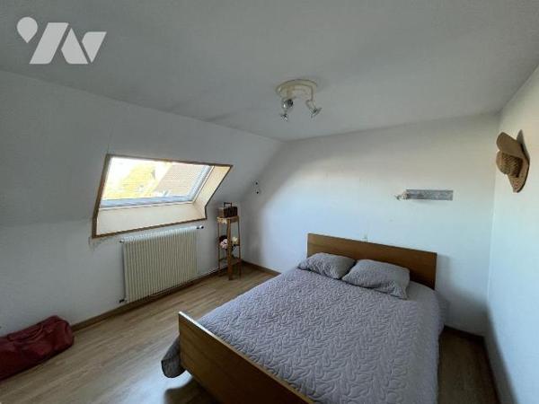 Notre Service Immobilier vous propose cette maison de ville à rénover située à Saint-Martin.
T...