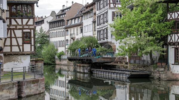 Fonds de commerce à vendre STRASBOURG (67) : Quartier Historique - 204 m2 - Emplaceement n° 1 ++ - Flux Touristes et Locaux - Loyer 10 000 € HT