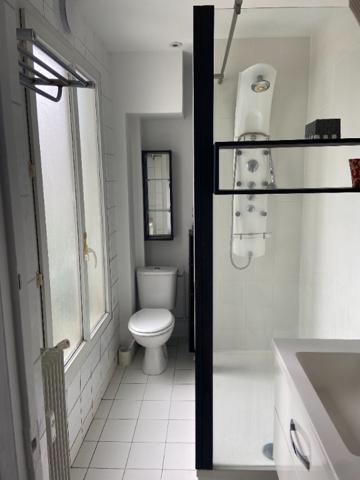 37m² - 2 pièces - rue des Batignolles - 5e étage avec ascenseur, calme et lumineux