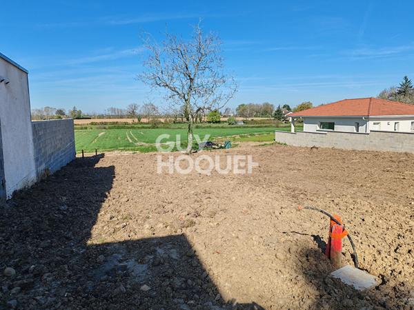 Terrain à bâtir au centre de Saint Just 803 m2