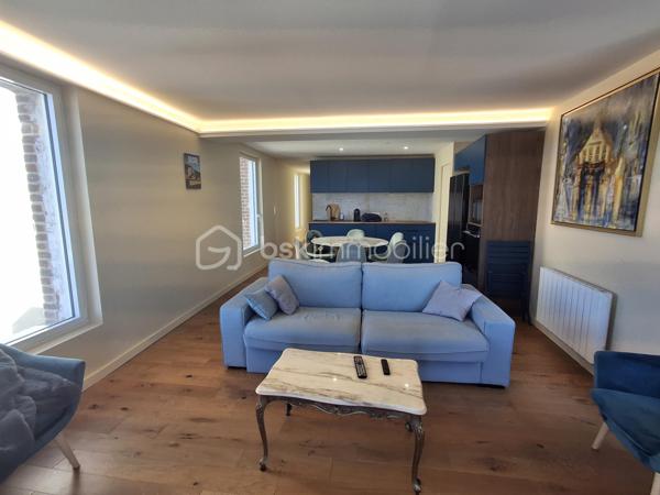 ✨ NOUVEAUTÉ  À DIEPPE ! 🌊🏡

⚠️ Préparez-vous... Ce bien risque de partir très vite !

Imaginez-vous, toute la journée, de votre canapé, contempler une vue exceptionnelle sur la mer, du château de Dieppe jusqu'à la jetée Ouest... 🌅

💙 Cet appartement entièrement rénové avec goût en 2022 offre :

✅ Une pièce de vie lumineuse de 28 m² face à la mer
✅ 2 chambres
✅ Une cuisine moderne entièrement équipée et aménagée
✅ Une rénovation complète, aucun travaux à prévoir
✅ Une cave privative
✅ DPE C
✅ Le charme d'une magnifique résidence ancienne parfaitement entretenue

✨ Un bien vendu meublé, prêt à vivre ou à louer immédiatement, dans l'un des secteurs les plus recherchés de Dieppe.

🔥 Les appartements offrant une telle vue sont extrêmement rares sur le marché...

📞 Cécile LECLERC – BSK Immobilier
📱 06 89 96 20 74
📩 Envie d'être parmi les premiers à le visiter ? c.leclerc@bskimmobilier.com